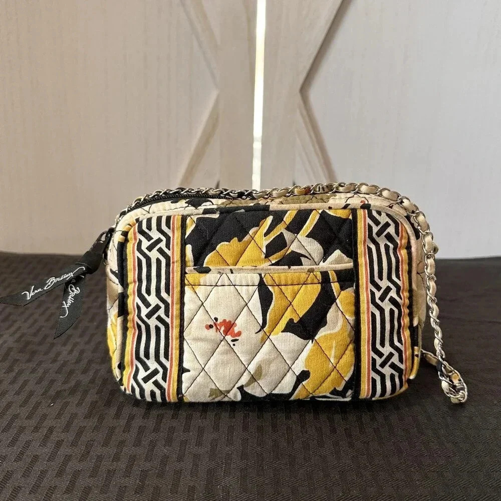 Vera Bradley Bisley Mini Chain Bag in Dogwood